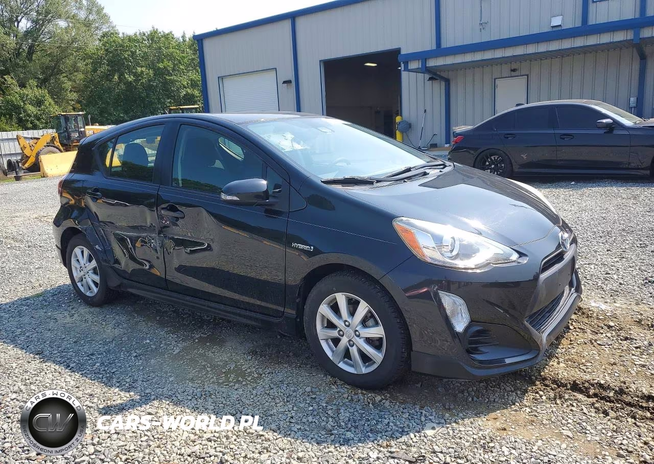 2017 Toyota Prius C Two VIN:JTDKDTB30H1592057 - 4