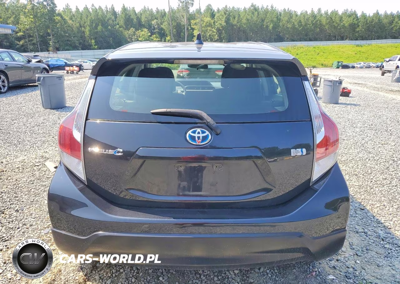 2017 Toyota Prius C Two VIN:JTDKDTB30H1592057 - 6