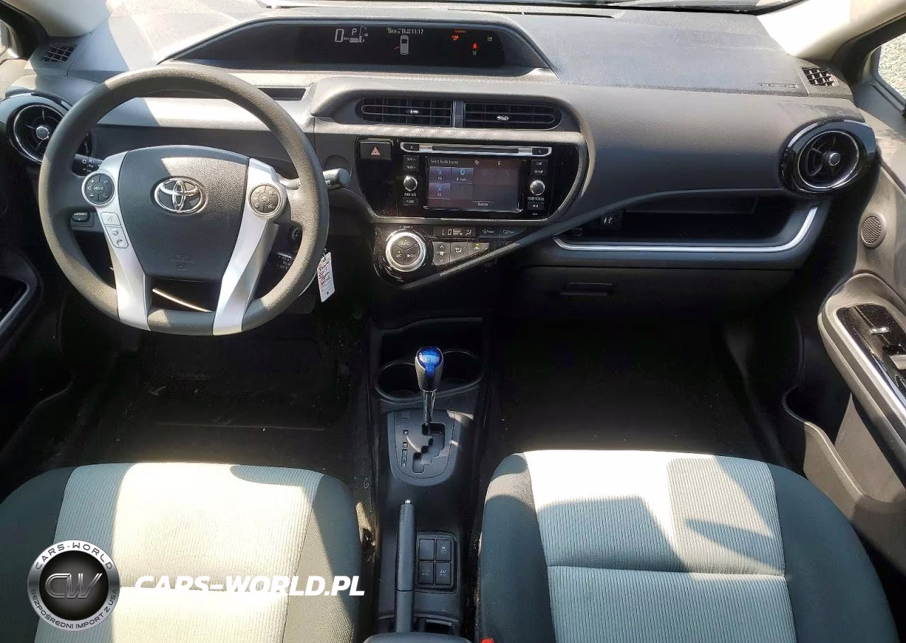 2017 Toyota Prius C Two VIN:JTDKDTB30H1592057 - 8