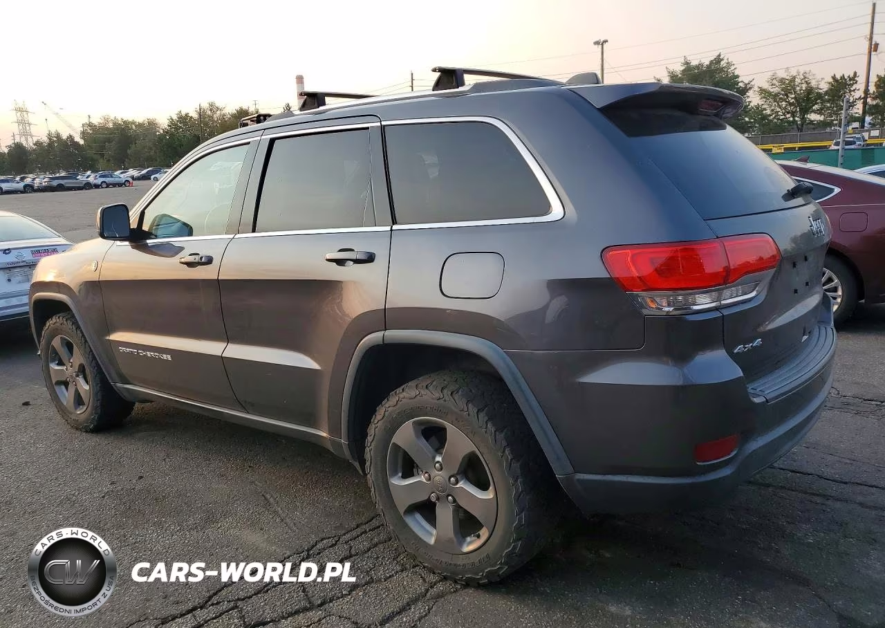 2015 Jeep Grand Cherokee Laredo VIN:1C4RJFAG1FC737993 - 2