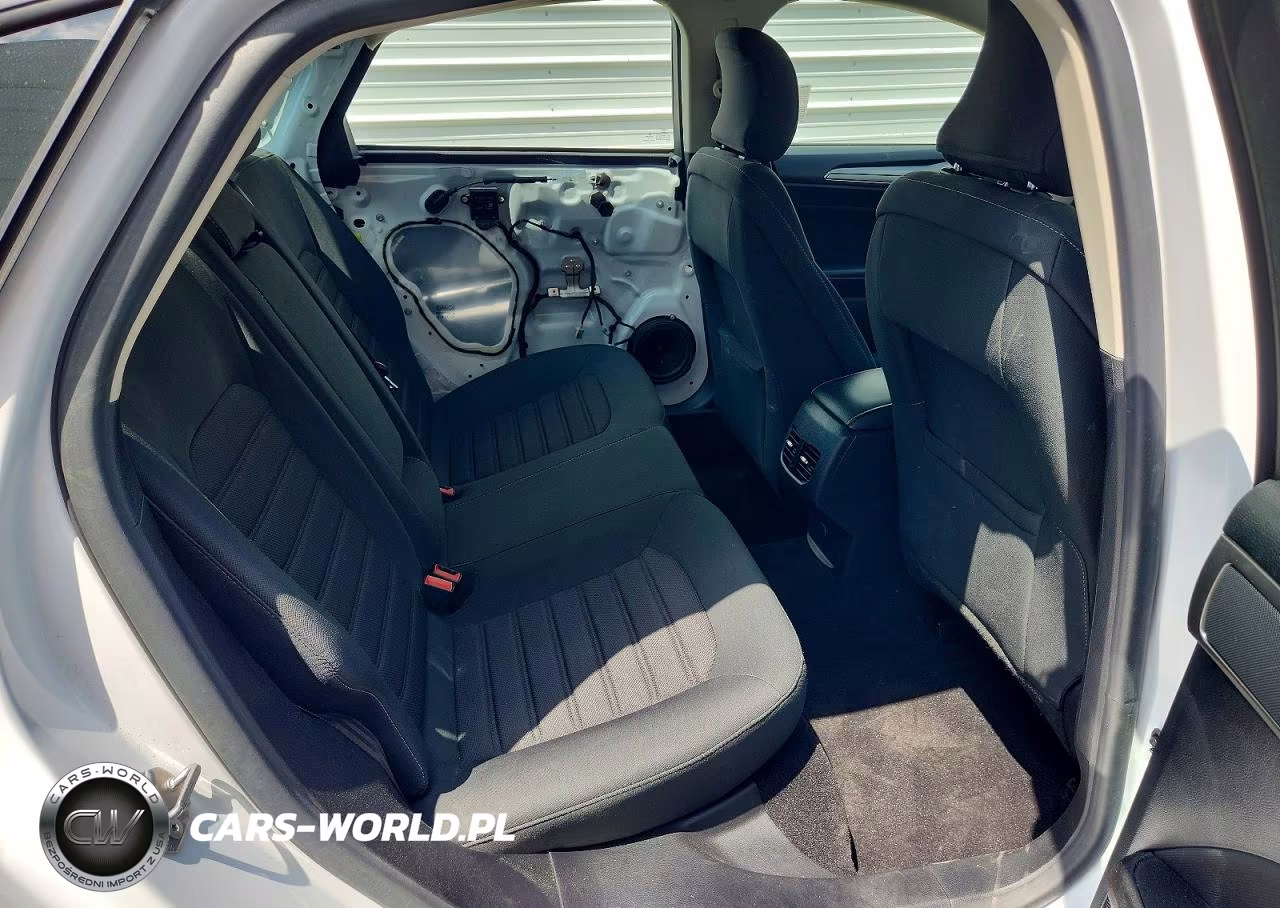 2019 Ford Fusion Se VIN:3FA6P0LU5KR263968 - 10