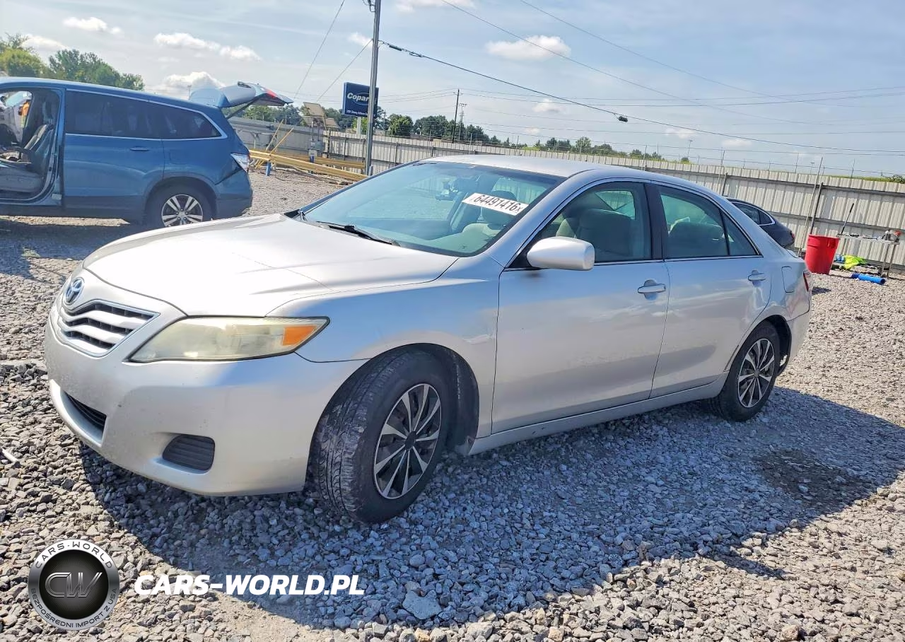 2010 Toyota Camry Base – zdjęcie 1 z 12