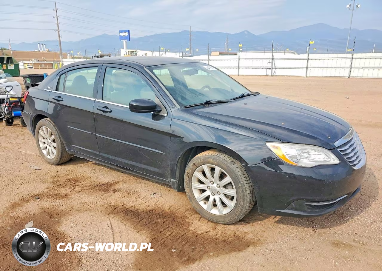 2011 Chrysler 200 Touring VIN:1C3BC1FG5BN547348 - 4