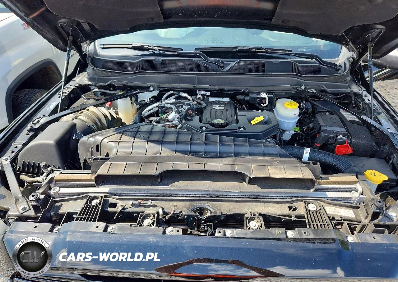 2025 Ram 3500 Laramie VIN:3C63R3ML4SG505456 - 11