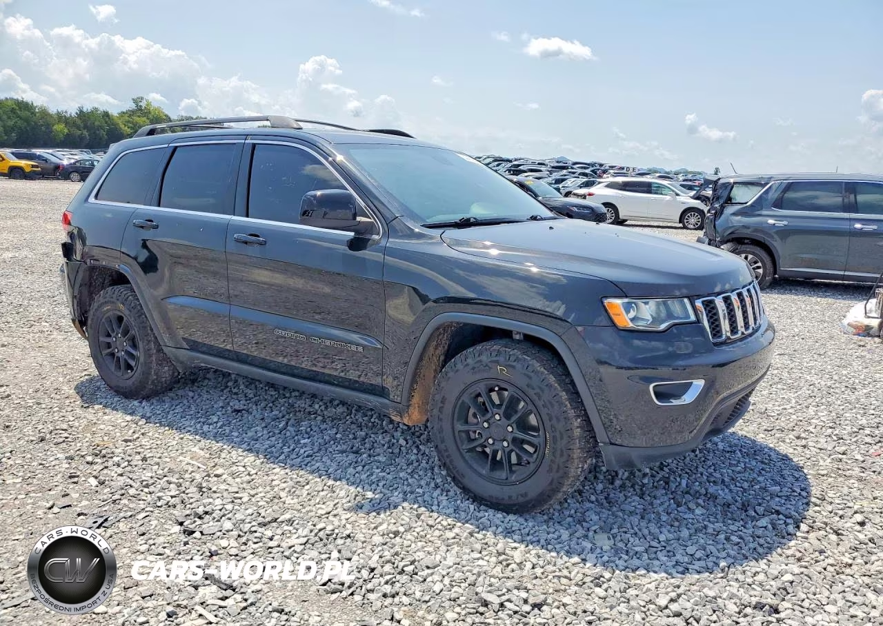 2018 Jeep Grand Cherokee Laredo VIN:1C4RJEAG1JC447661 - 4