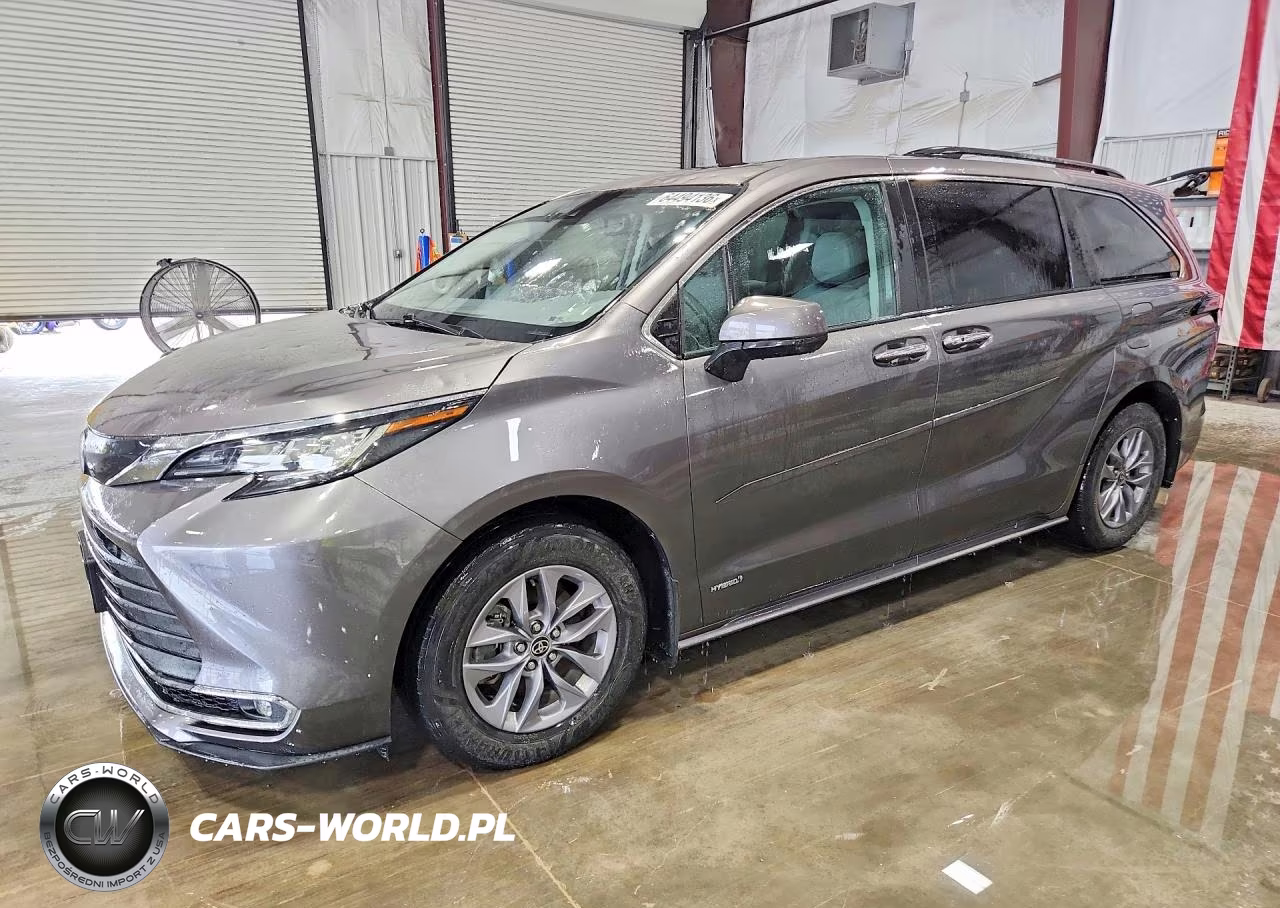 2021 Toyota Sienna Xle