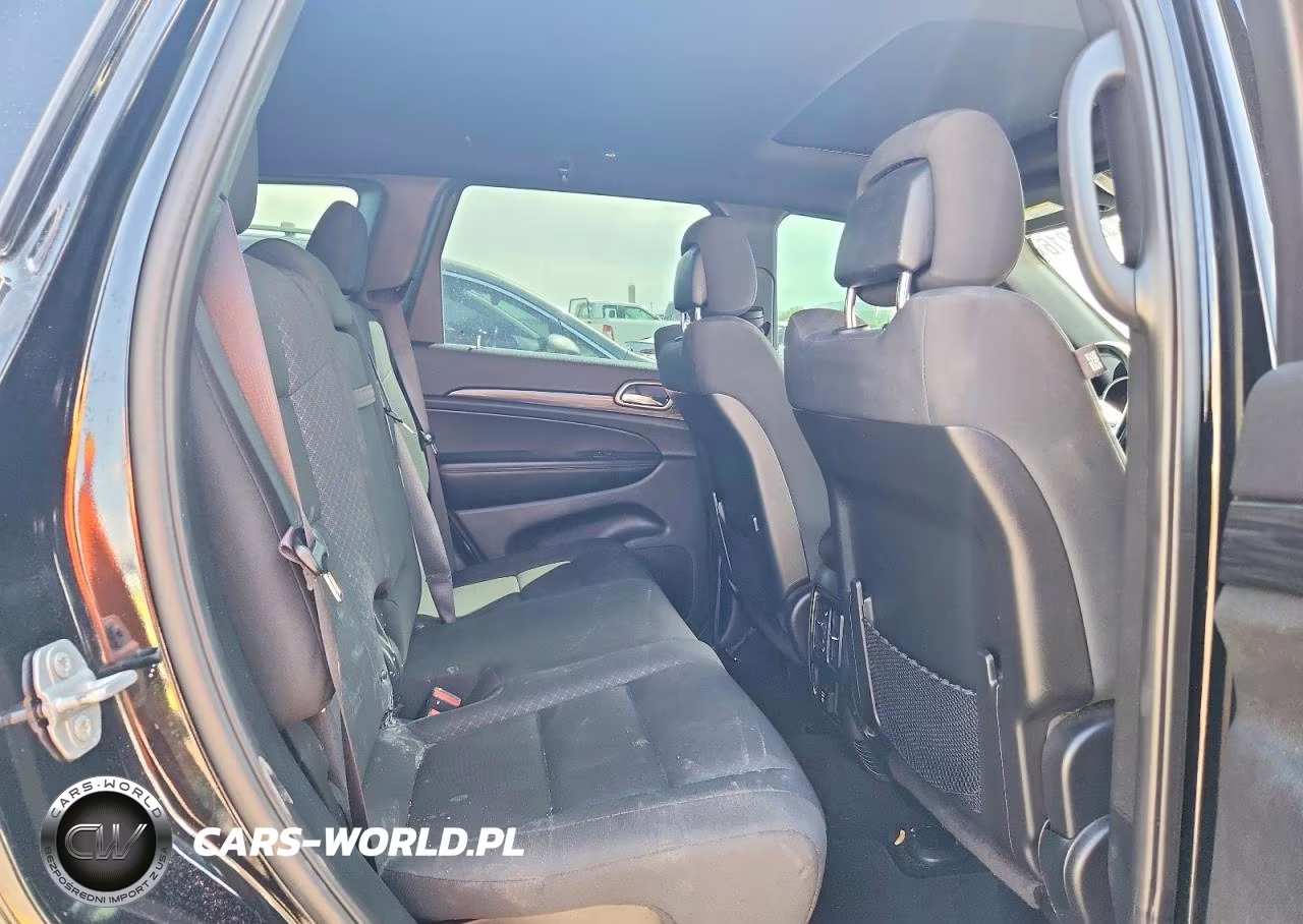 2019 Jeep Grand Cherokee Laredo VIN:1C4RJEAG9KC826831 - 11