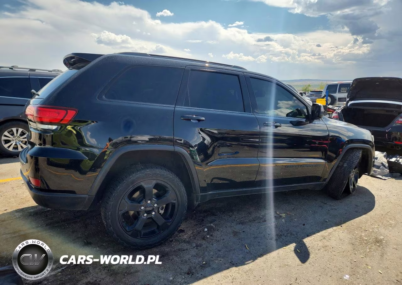 2019 Jeep Grand Cherokee Laredo VIN:1C4RJEAG9KC826831 - 3