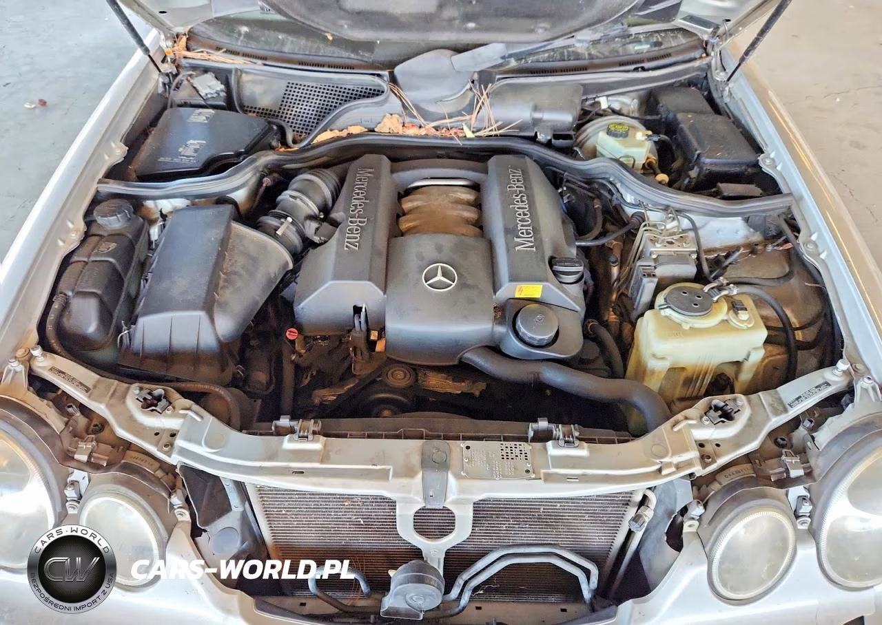 2000 Mercedes-Benz E 320 VIN:WDBJF65J8YB000558 - 11