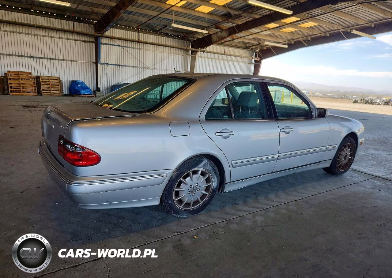 2000 Mercedes-Benz E 320 VIN:WDBJF65J8YB000558 - 3