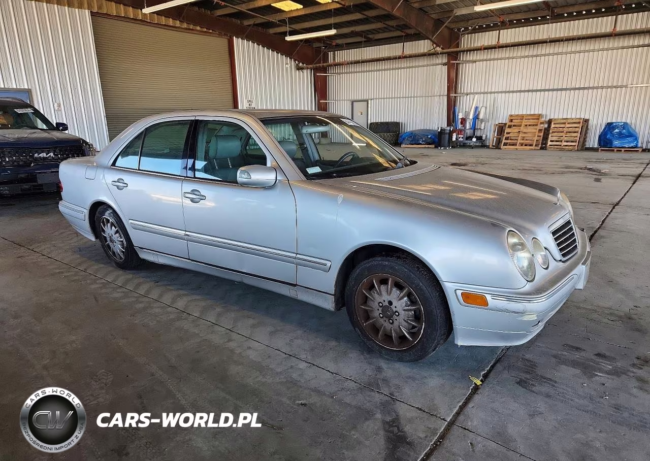 2000 Mercedes-Benz E 320 VIN:WDBJF65J8YB000558 - 4