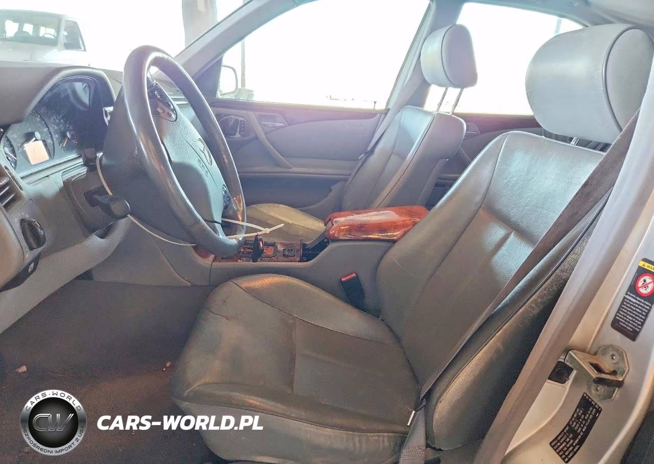 2000 Mercedes-Benz E 320 VIN:WDBJF65J8YB000558 - 7