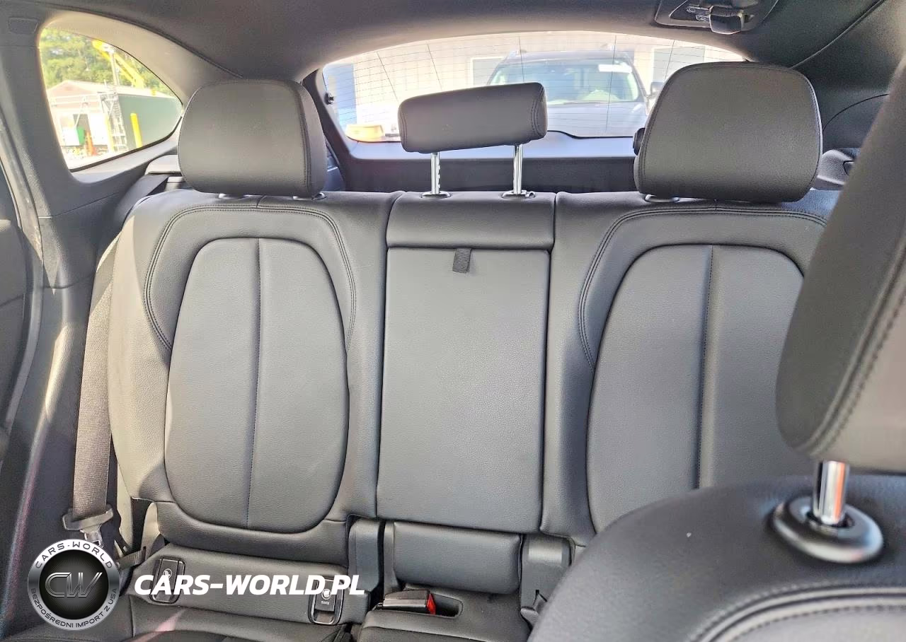 2018 BMW X1 xDrive28I VIN:WBXHT3Z35J4A66374 - 10