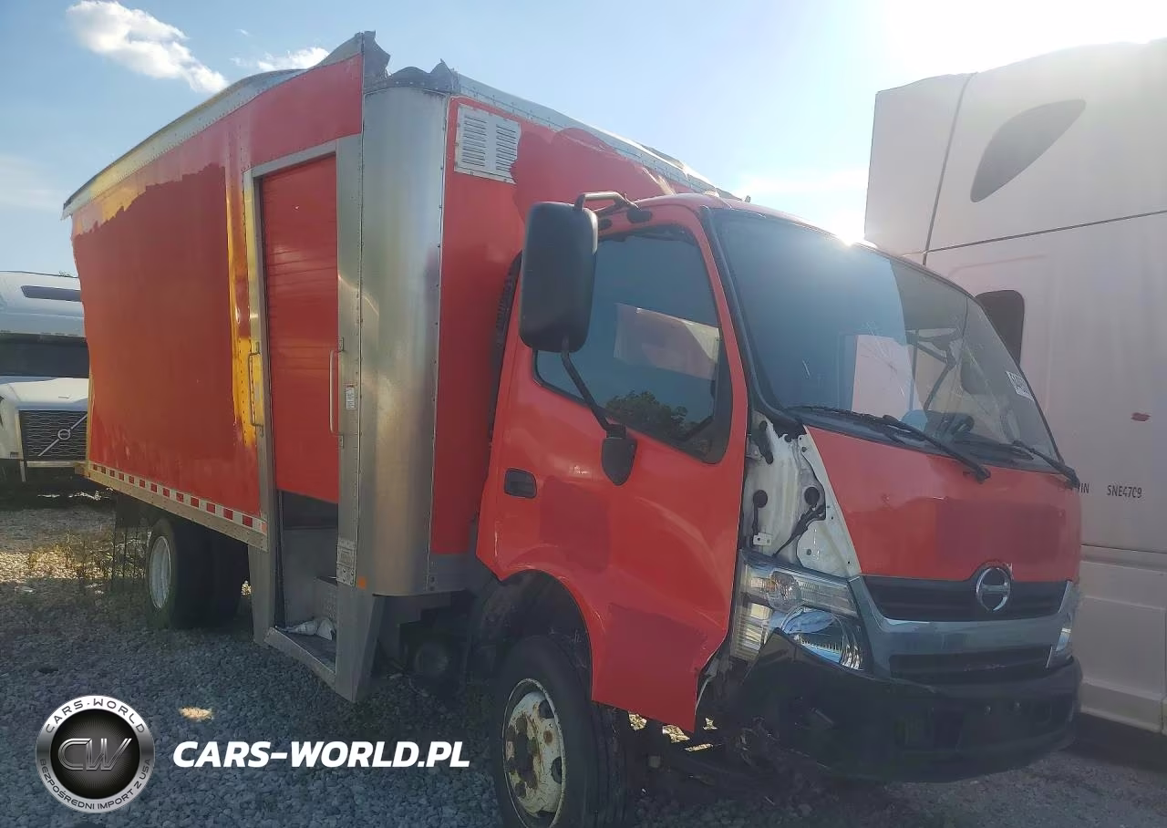 2018 Hino 195 Box Truck VIN:JHHSDM2H7JK006422 - 4
