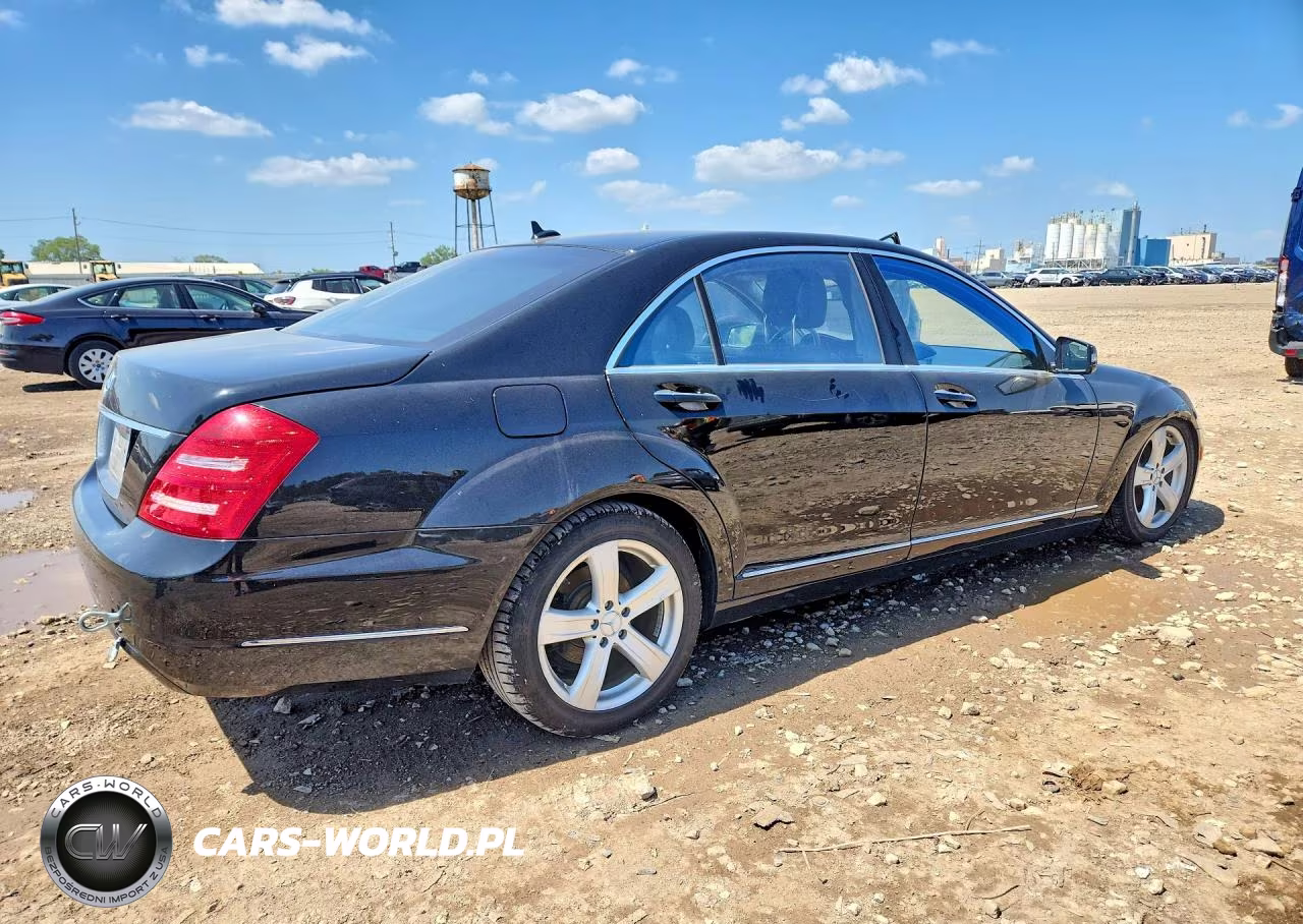 2010 Mercedes-Benz S 550 VIN:WDDNG7BB7AA356987 - 3