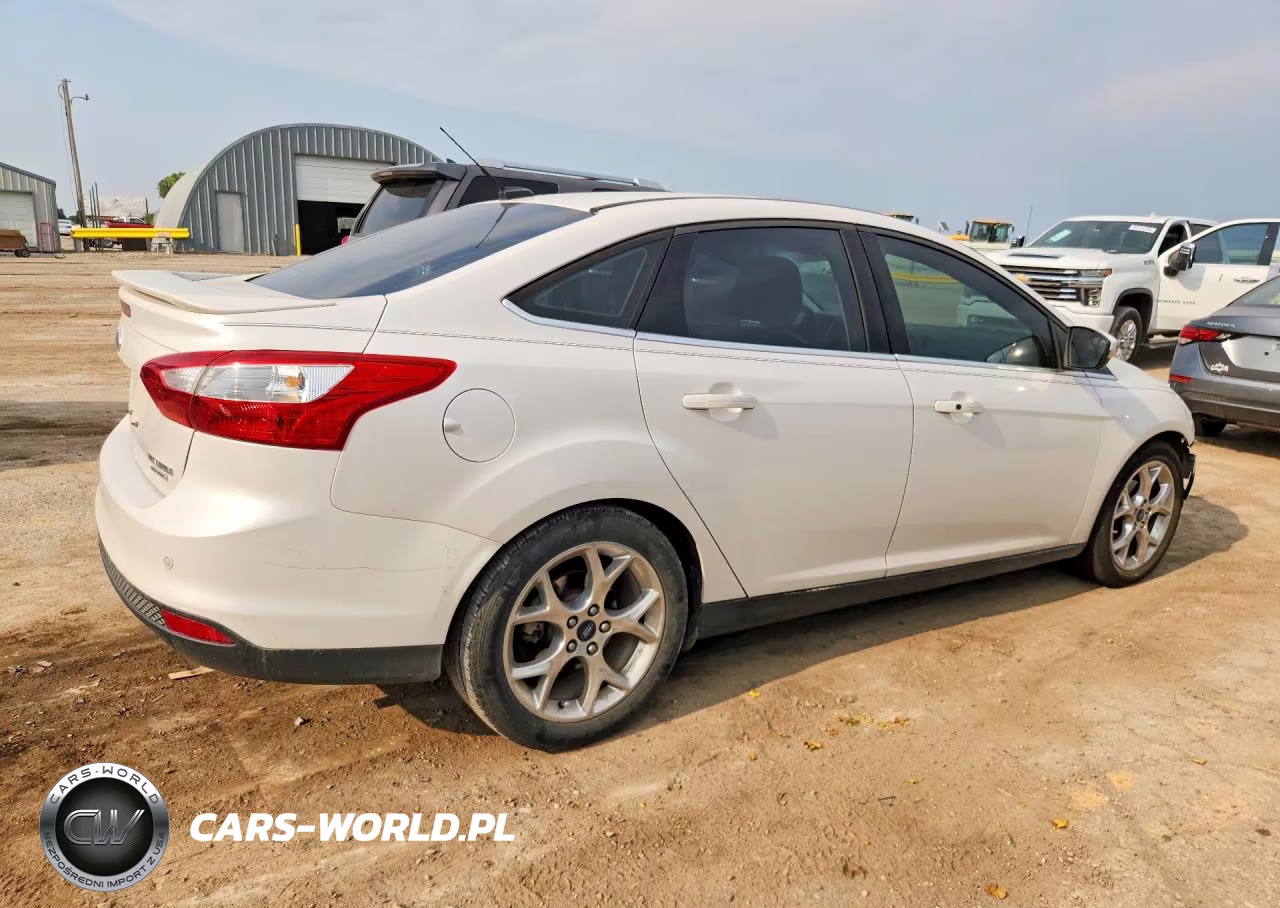 2013 Ford Focus Titanium VIN:1FADP3J21DL144732 - 3
