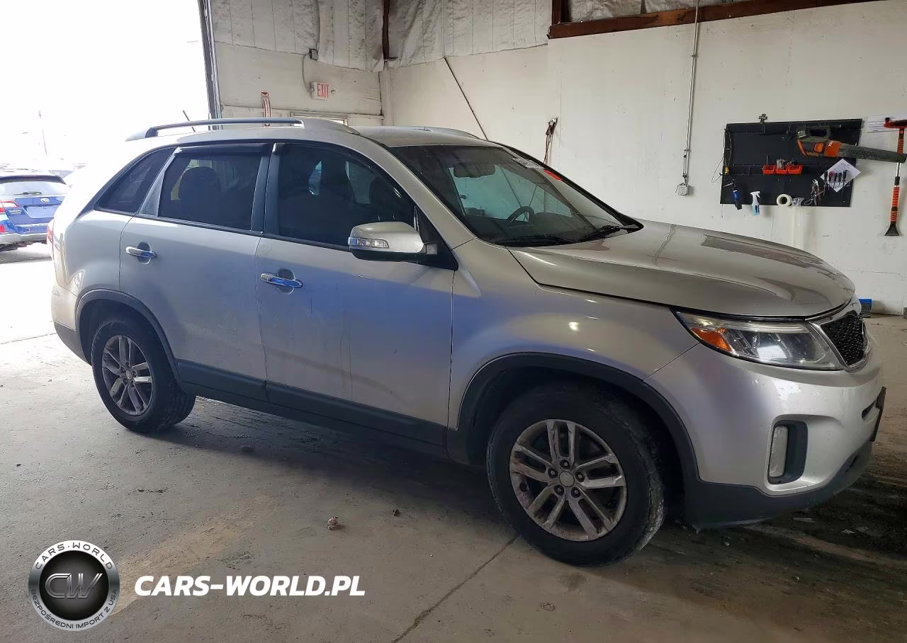 2014 Kia Sorento Lx VIN:5XYKT3A6XEG428048 - 4