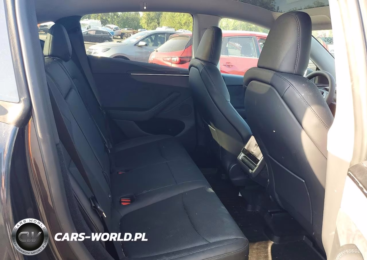 2026 Tesla Model Y VIN:7SAYGDEE2TF408163 - 10