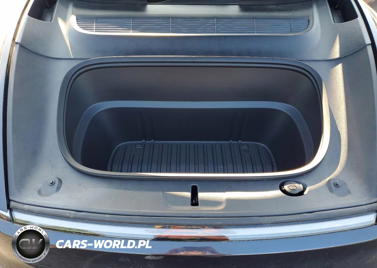 2026 Tesla Model Y VIN:7SAYGDEE2TF408163 - 11
