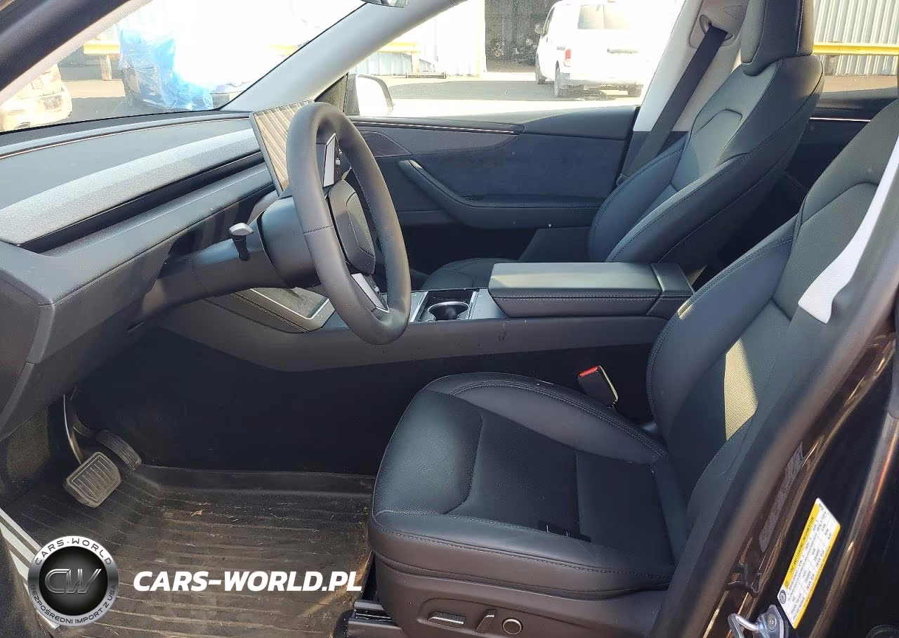 2026 Tesla Model Y VIN:7SAYGDEE2TF408163 - 7