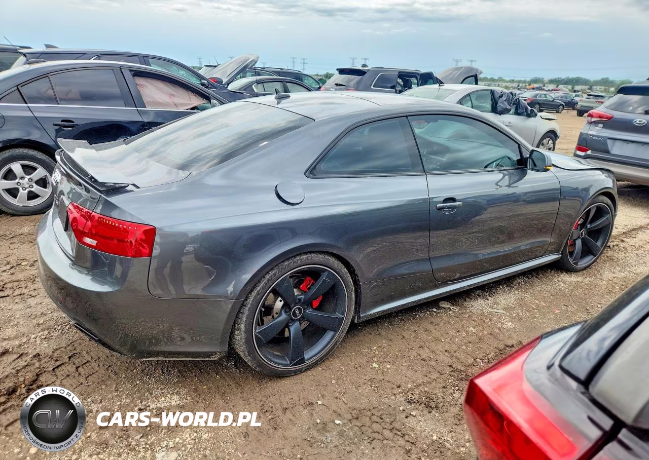 2015 Audi Rs5 VIN:WUAC6AFR0FA901625 - 3