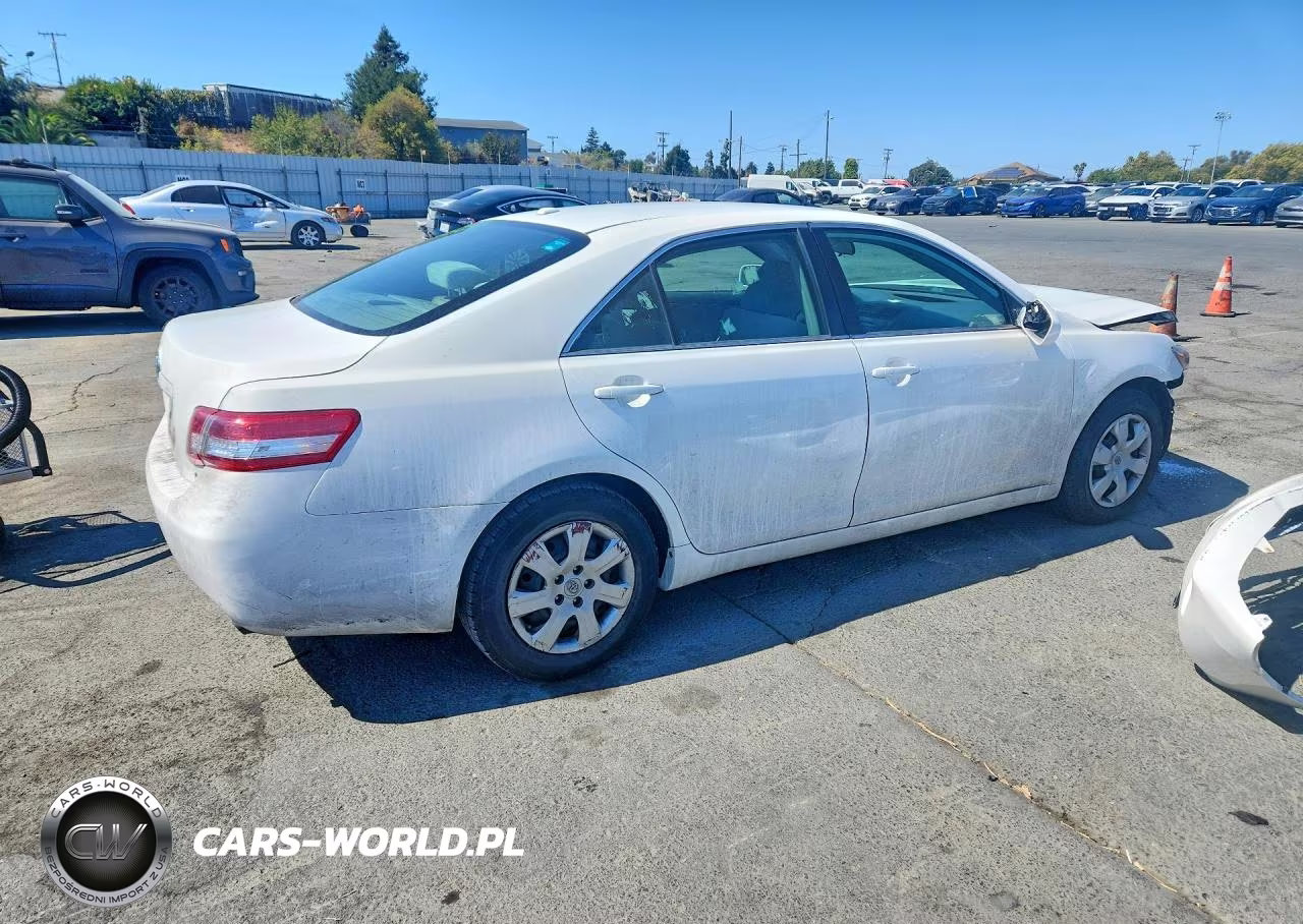 2011 Toyota Camry Le VIN:4T4BF3EKXBR132974 - 3