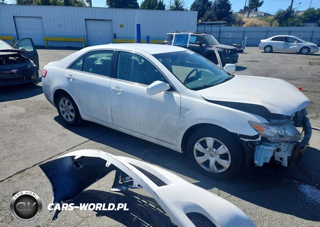 2011 Toyota Camry Le VIN:4T4BF3EKXBR132974 - 4