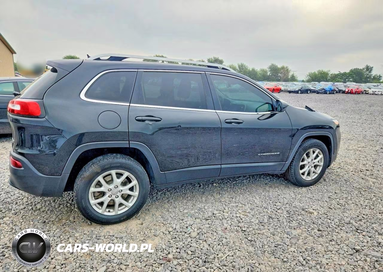 2015 Jeep Cherokee Latitude VIN:1C4PJMCB7FW733894 - 3