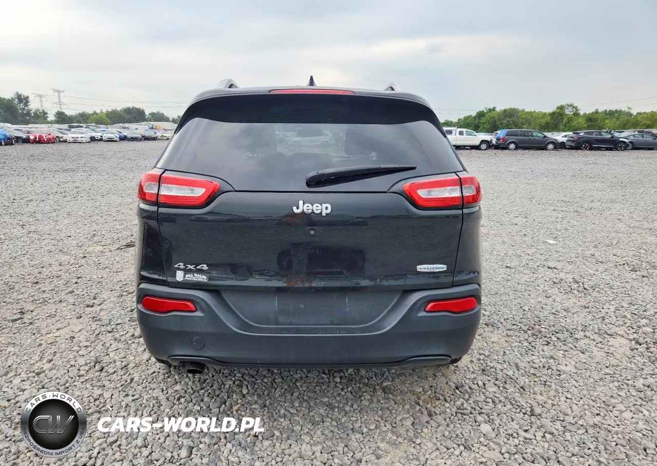 2015 Jeep Cherokee Latitude VIN:1C4PJMCB7FW733894 - 6