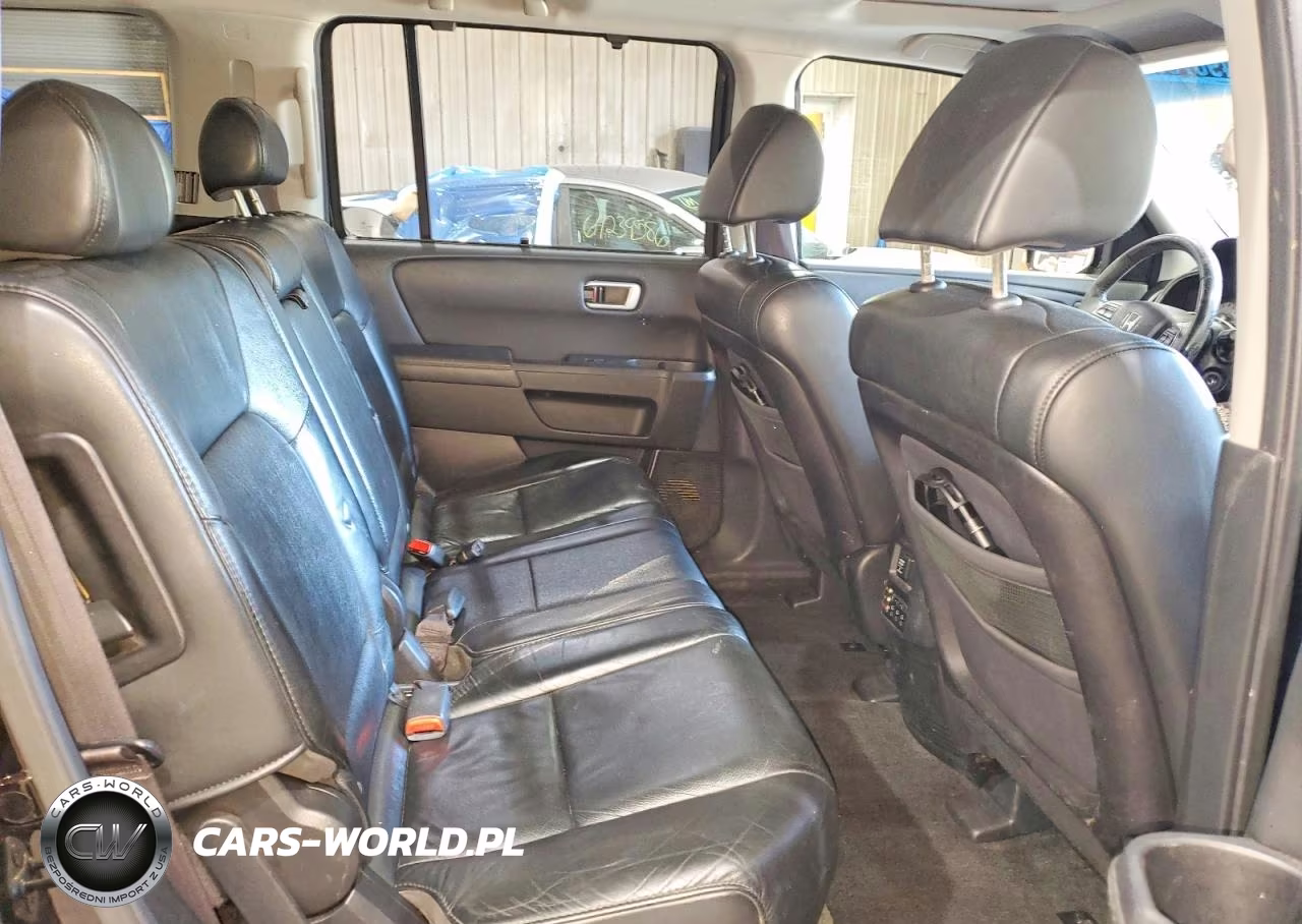 2011 Honda Pilot Touring VIN:5FNYF4H98BB028192 - 11