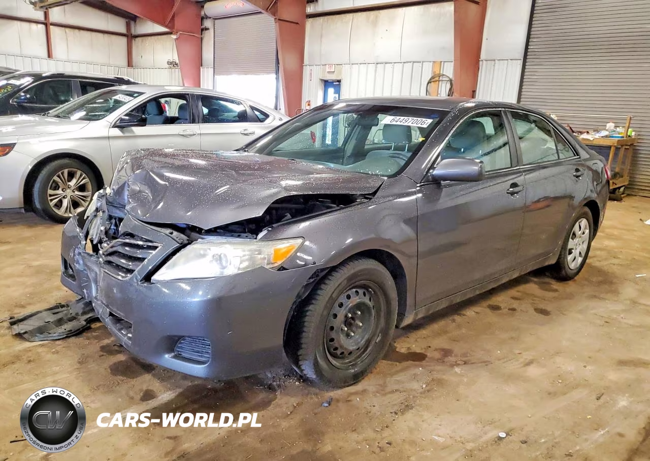 2010 Toyota Camry Le – zdjęcie 1 z 12