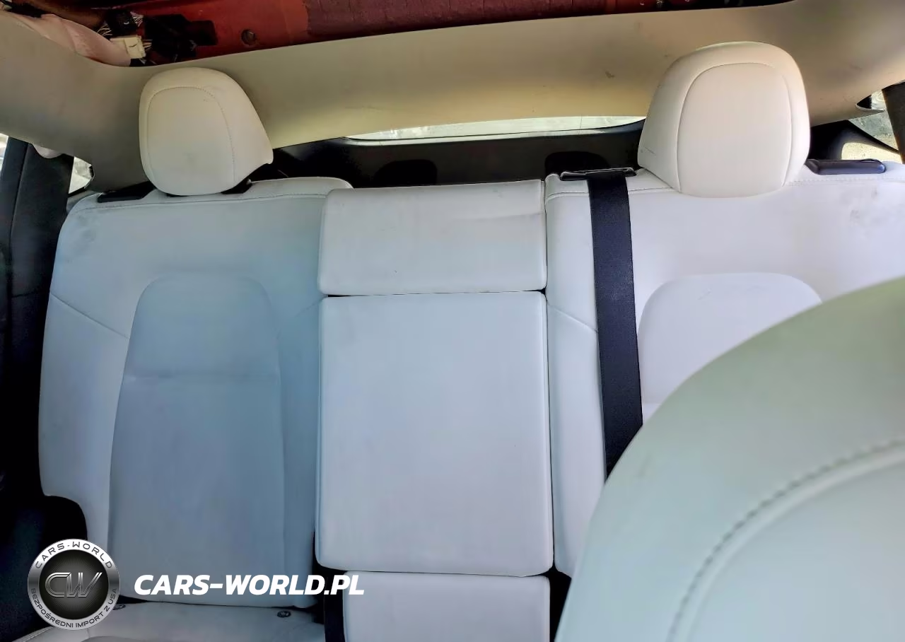 2022 Tesla Model Y VIN:7SAYGAEE3NF546408 - 10