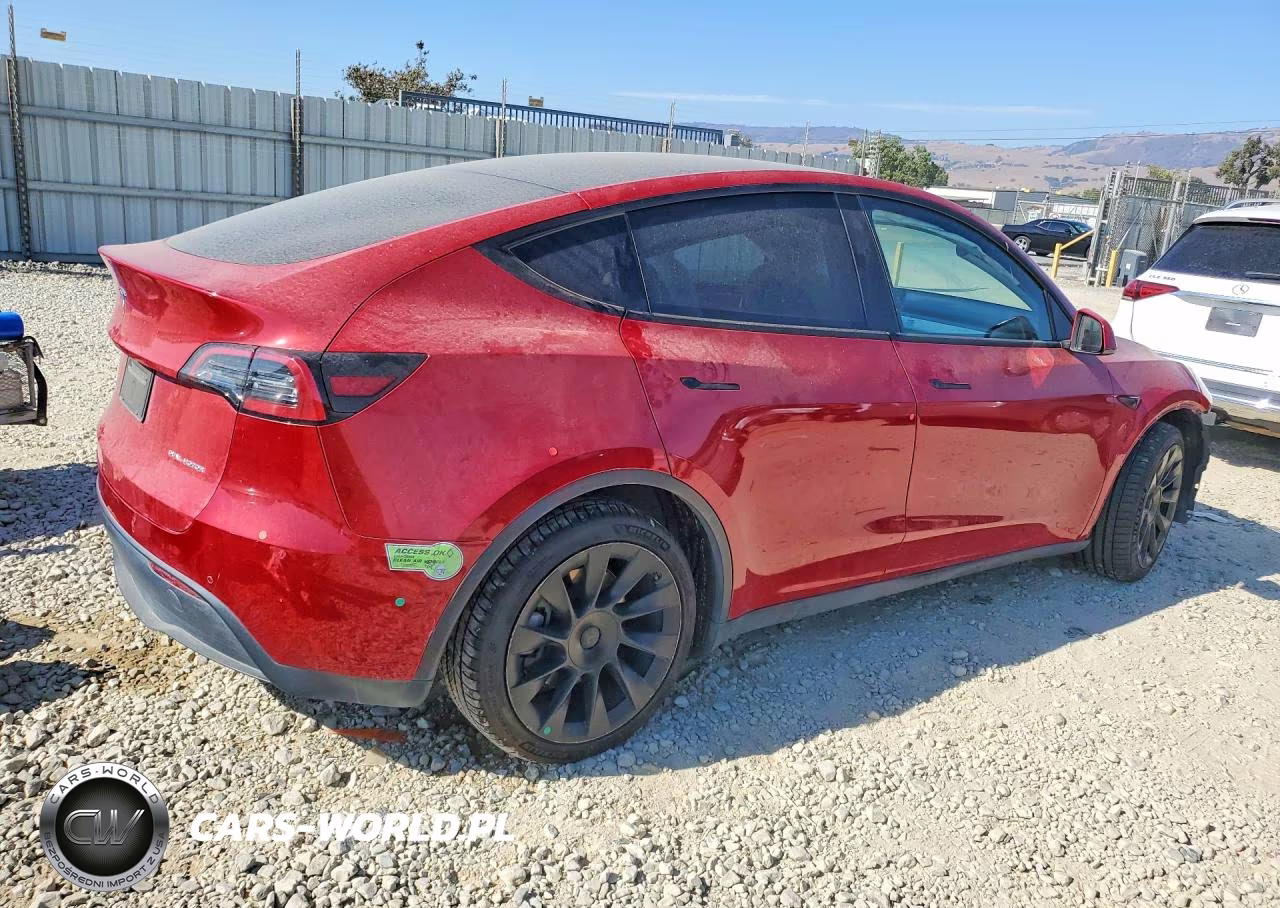 2022 Tesla Model Y VIN:7SAYGAEE3NF546408 - 3