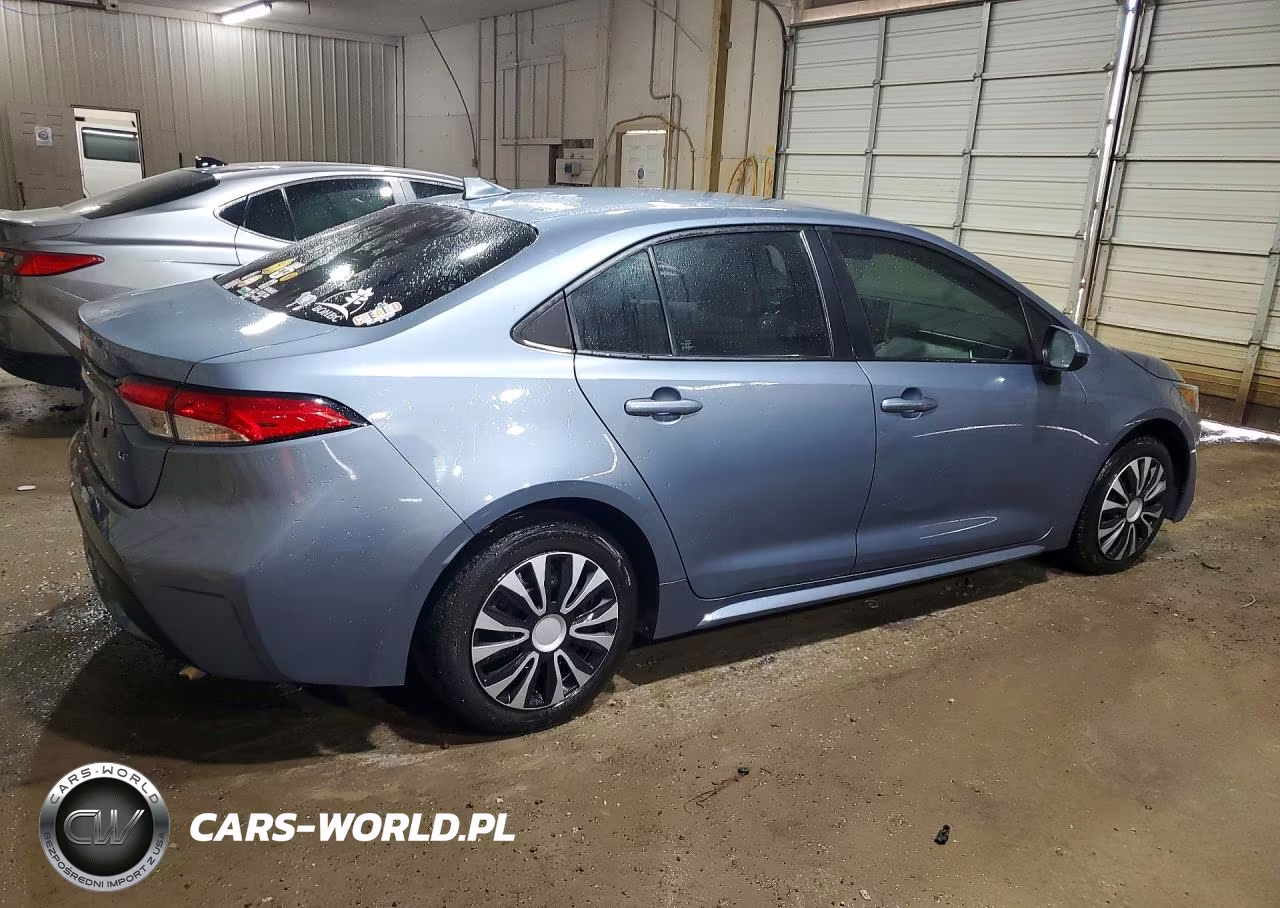 2020 Toyota Corolla Le VIN:5YFEPRAE9LP103699 - 3