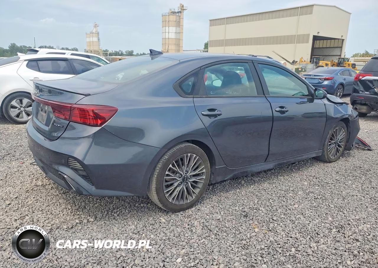 2024 Kia Forte Gt Line VIN:3KPF54AD6RE713445 - 3