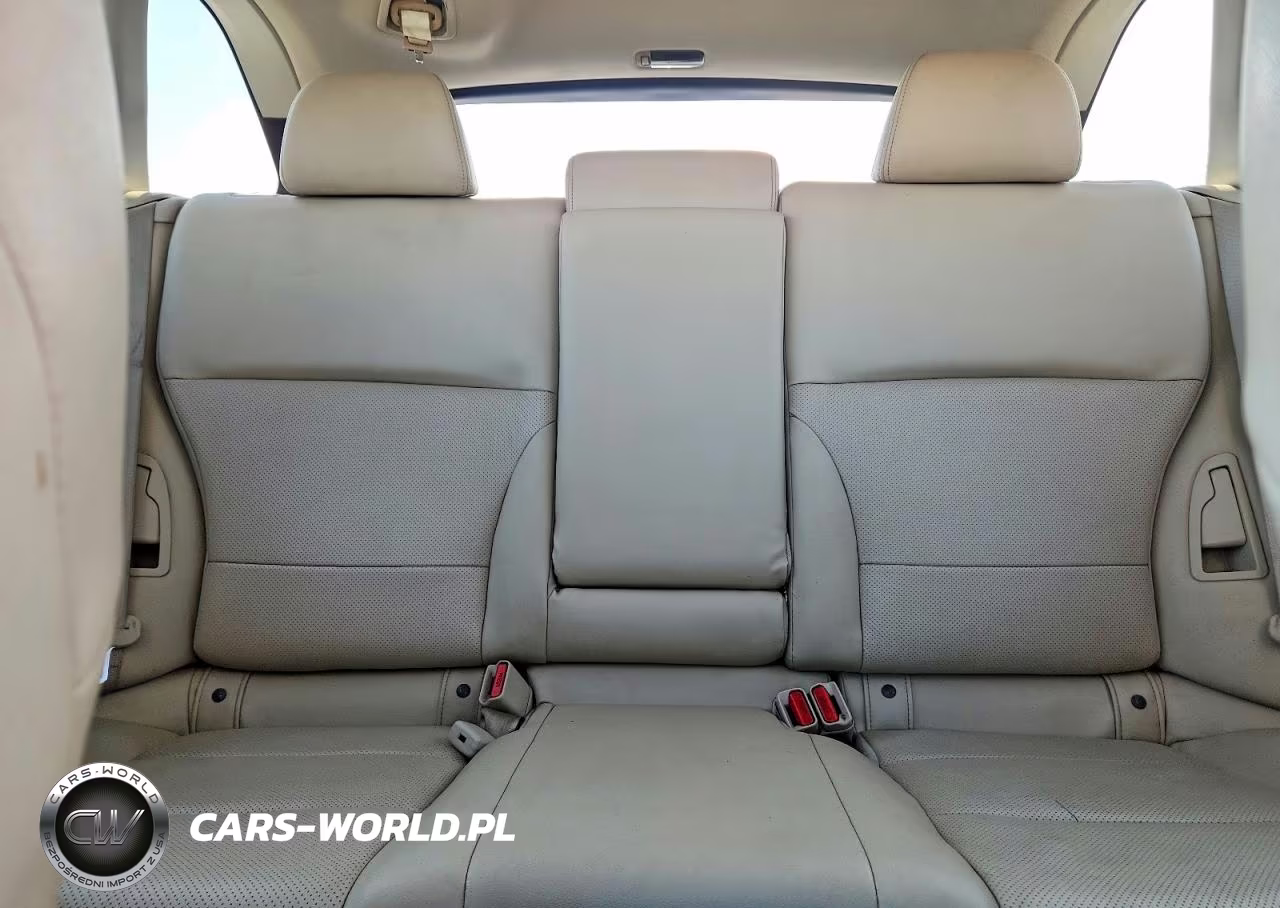 2015 Subaru Outback 3.6R Limited VIN:4S4BSENC1F3331577 - 10