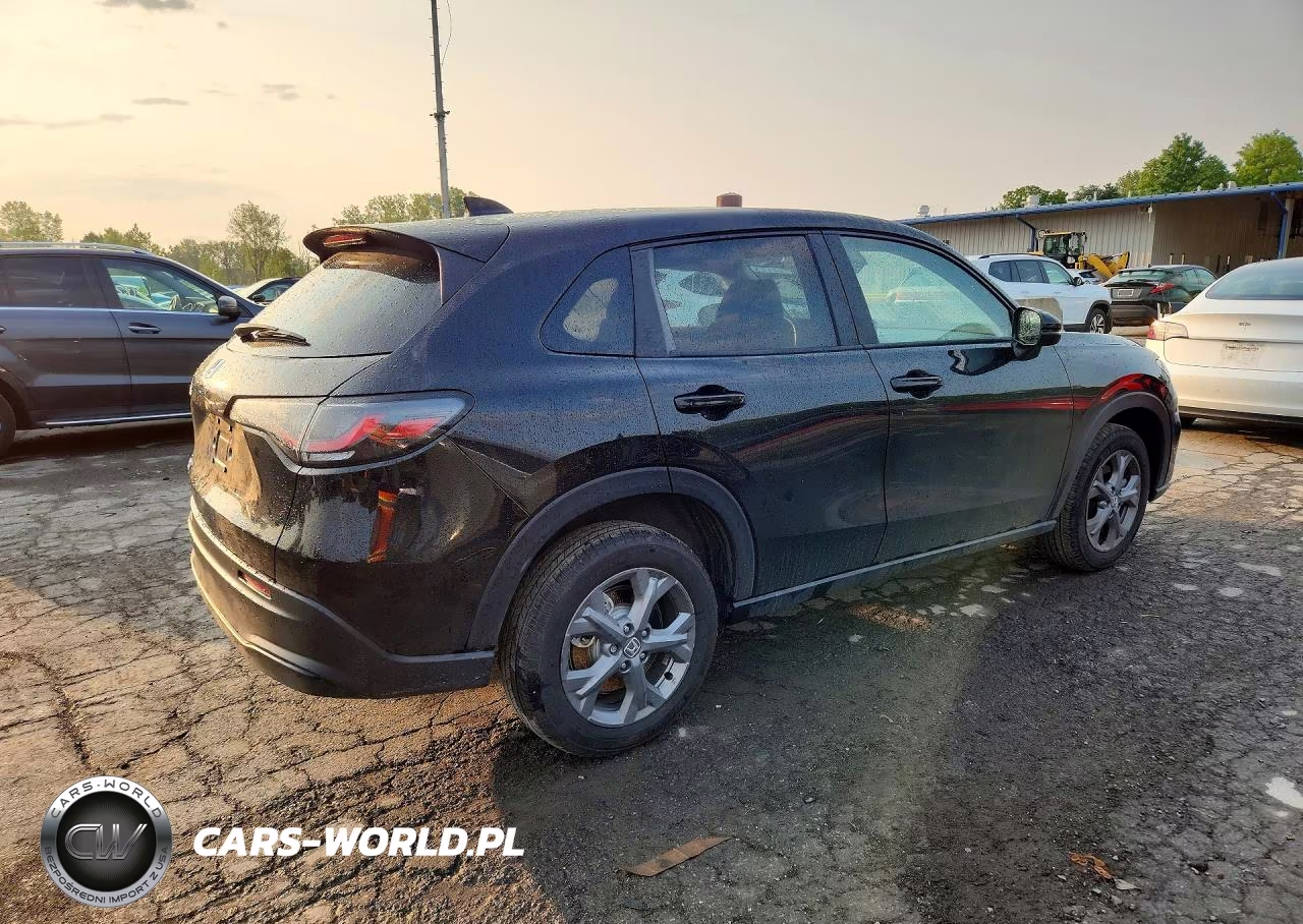 2026 Honda Hr-V Lx VIN:3CZRZ2H3XTM755465 - 3