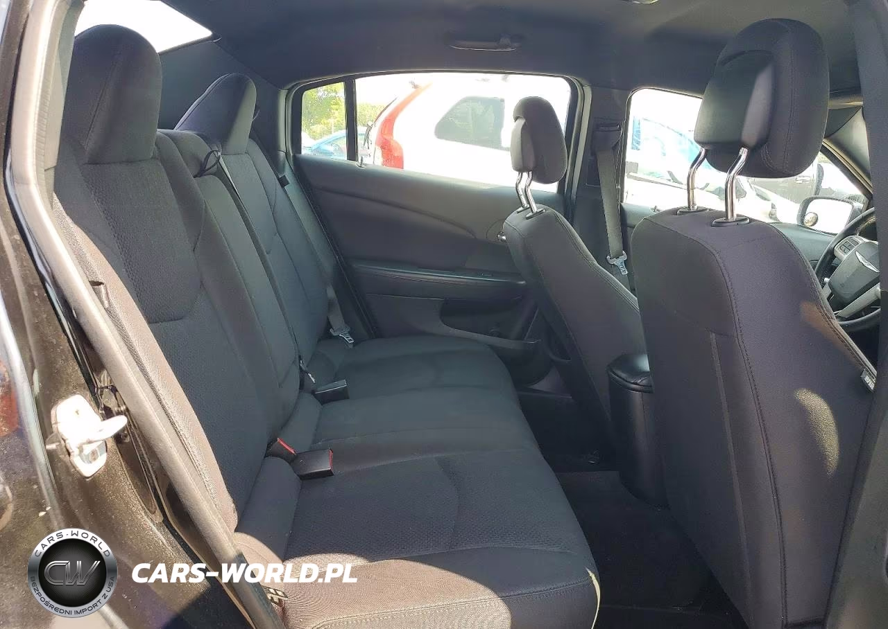 2014 Chrysler 200 Touring VIN:1C3CCBBG4EN106749 - 10