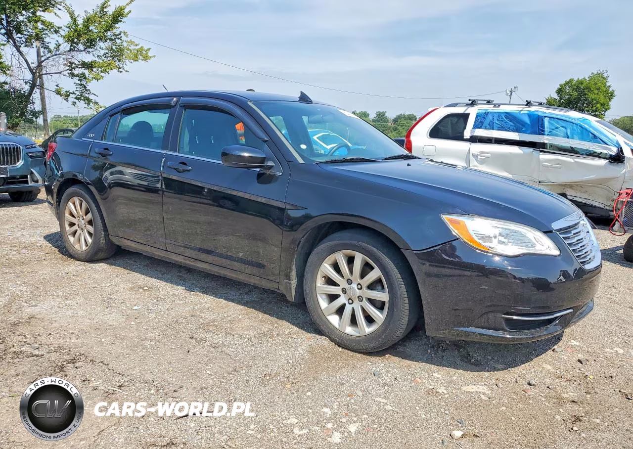 2014 Chrysler 200 Touring VIN:1C3CCBBG4EN106749 - 4