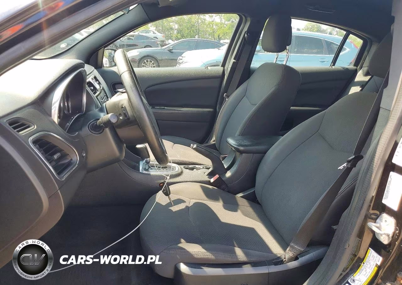 2014 Chrysler 200 Touring VIN:1C3CCBBG4EN106749 - 7