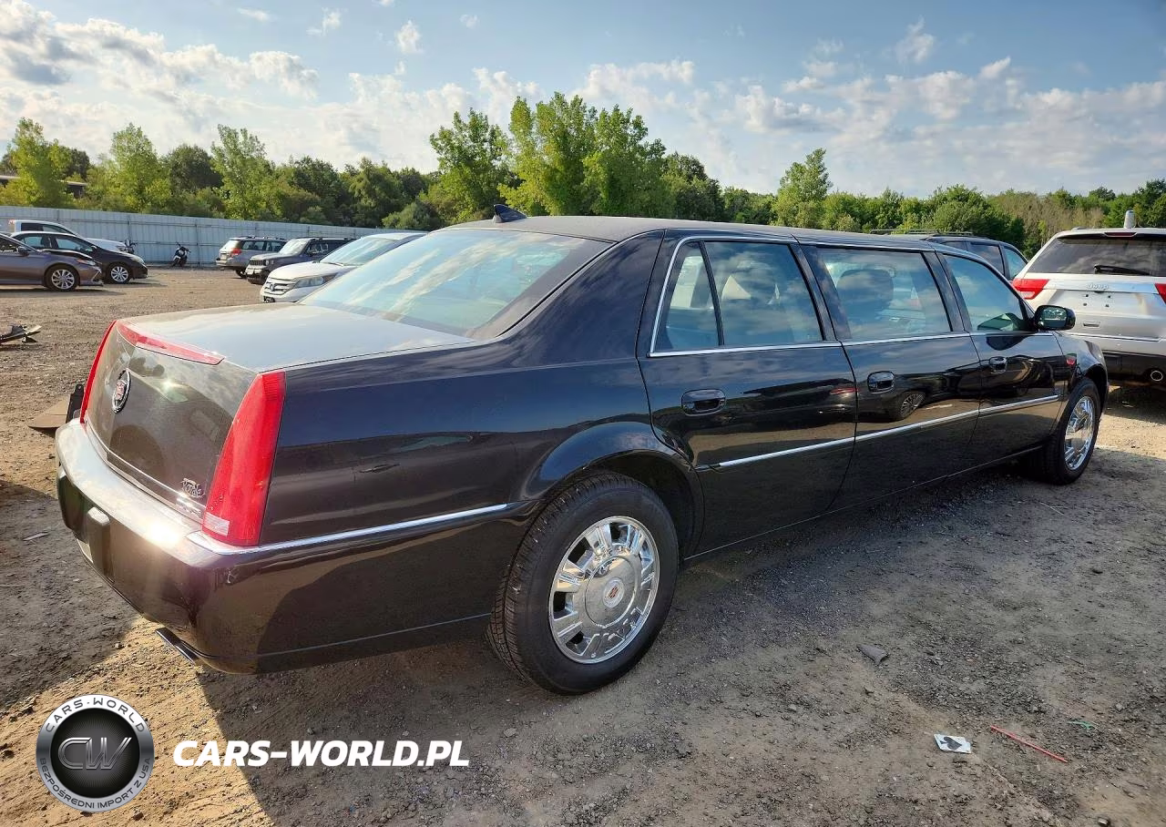 2009 Cadillac Professional Chassis VIN:1GEEK90Y59U550219 - 3