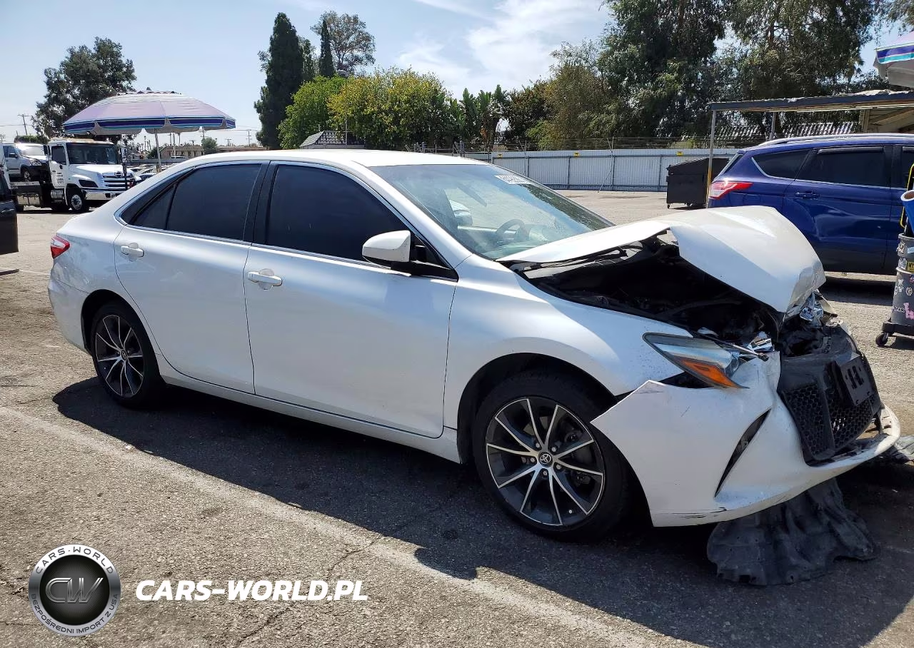 2017 Toyota Camry Xse VIN:4T1BF1FK3HU441689 - 4