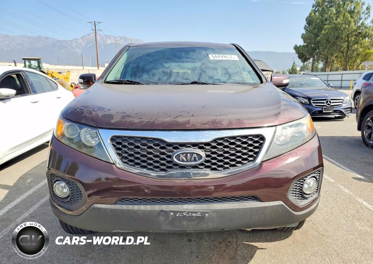 2013 Kia Sorento Lx VIN:5XYKT4A16DG394750 - 5