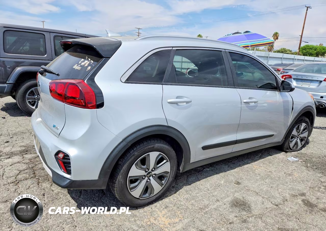 2020 Kia Niro VIN:KNDCB3LC4L5365402 - 3
