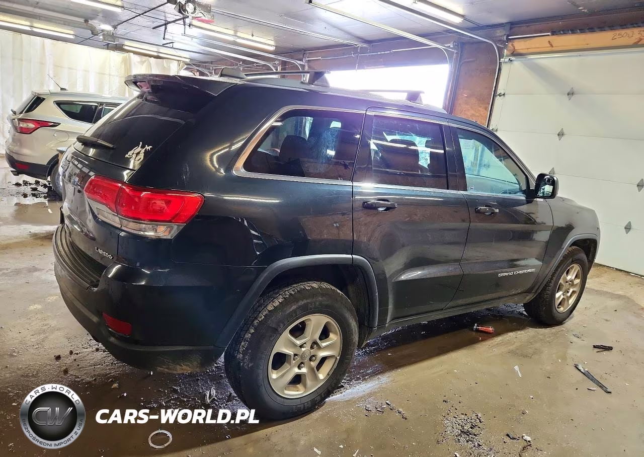 2016 Jeep Grand Cherokee Laredo VIN:1C4RJFAG0GC404184 - 3