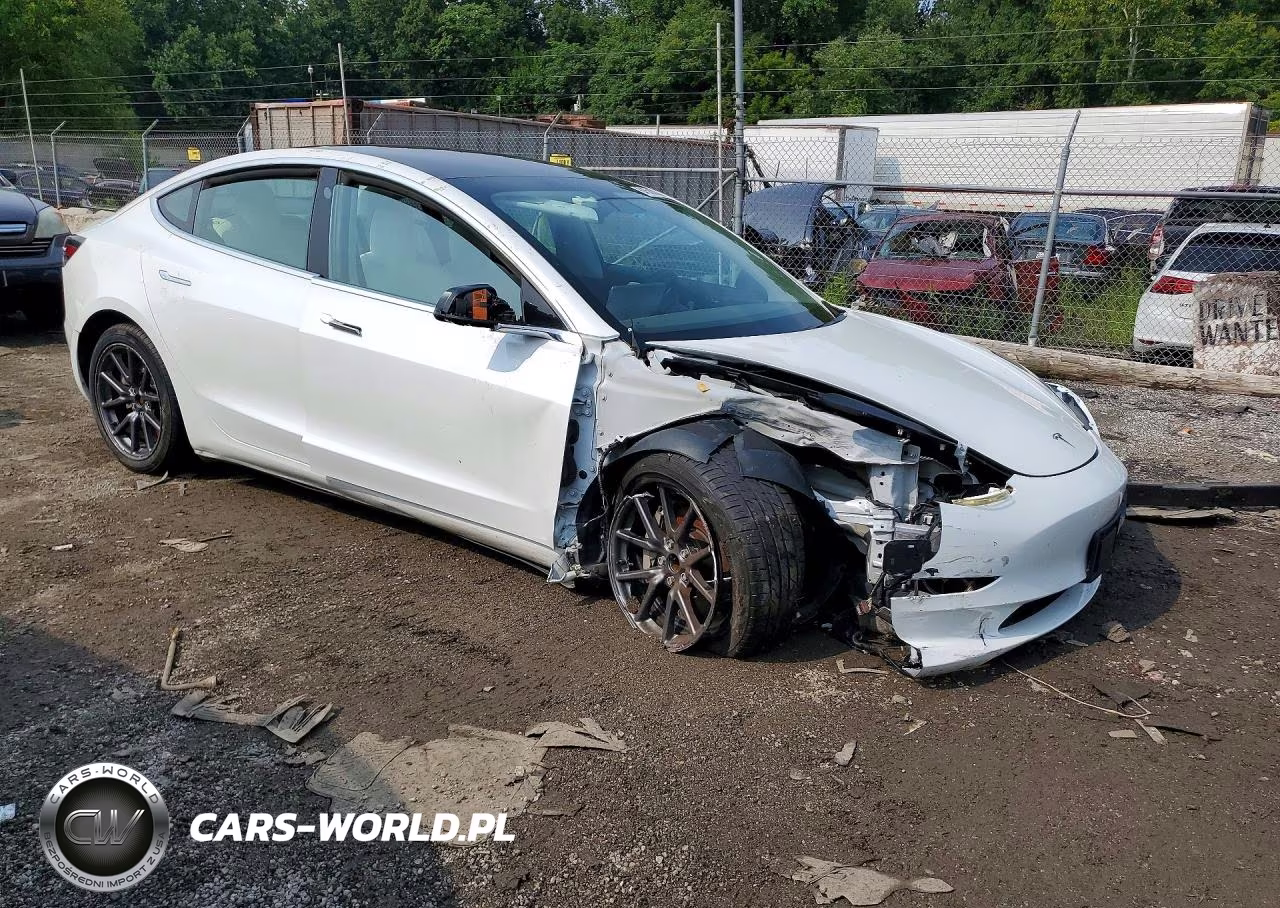2019 Tesla Model 3 VIN:5YJ3E1EA4KF486614 - 4