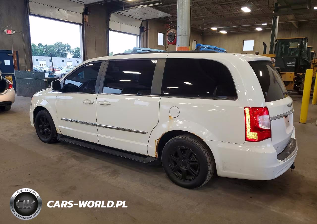 2011 Chrysler Town & Country Touring VIN:2A4RR5DG3BR677466 - 2