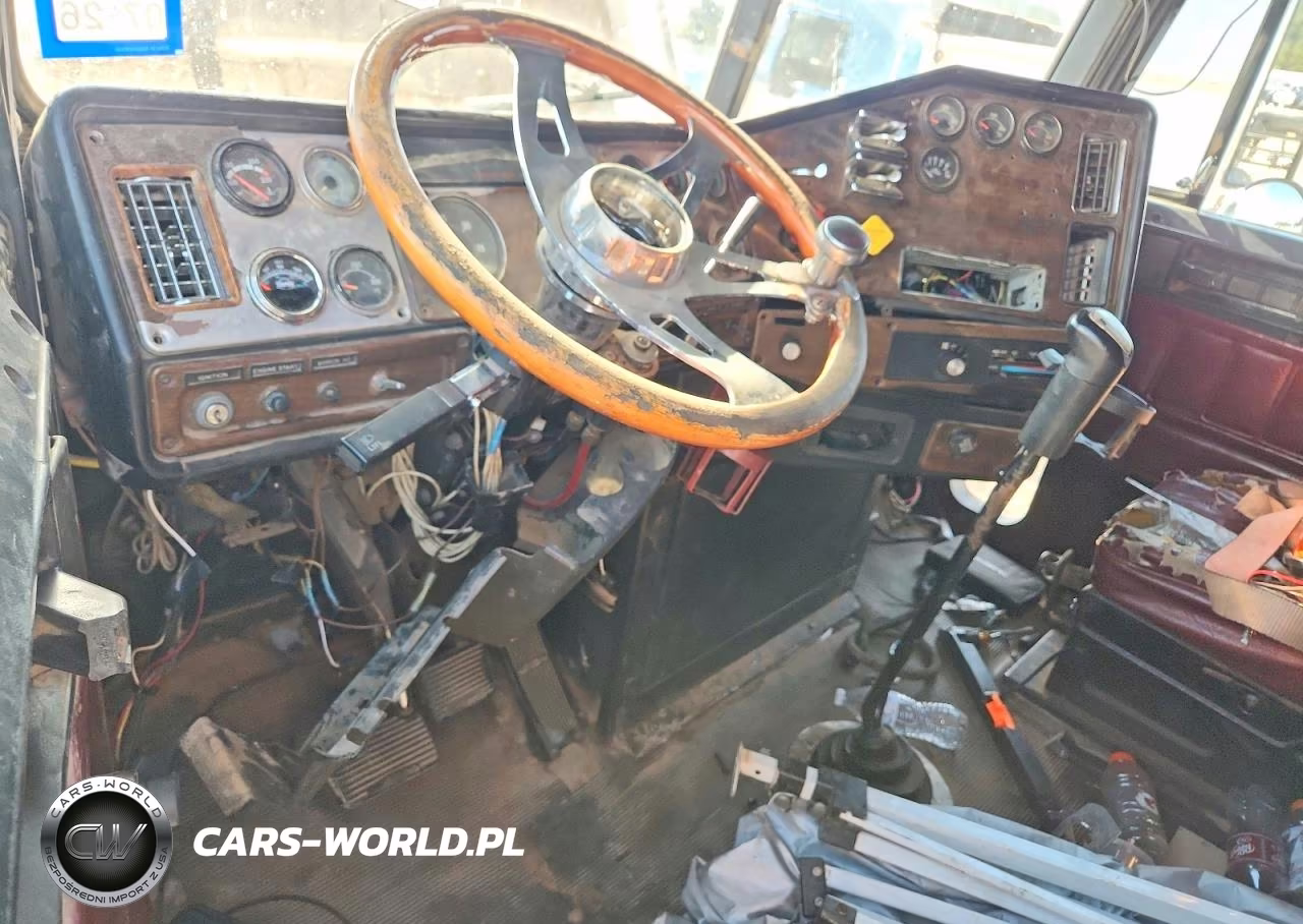1991 Freightliner Fld120 Semi Truck VIN:1FUYDXYBXMH505825 - 8