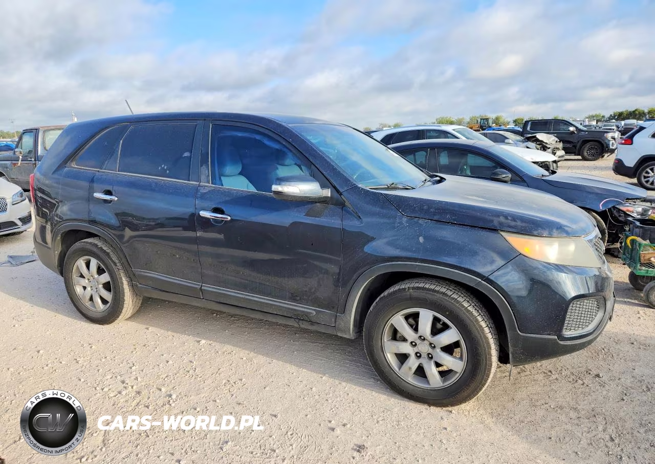 2013 Kia Sorento Lx VIN:5XYKT3A16DG378090 - 4