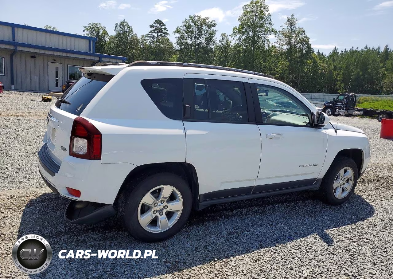 2016 Jeep Compass Latitude VIN:1C4NJCEA8GD664409 - 3